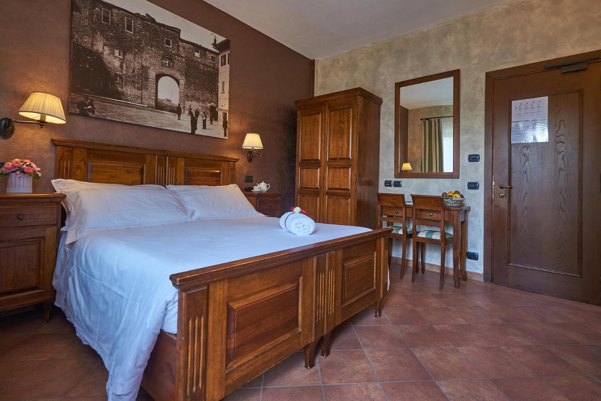 Casanova - Wellness Center La Grotta Etrusca Hotel San Quirico d'Orcia Exterior photo