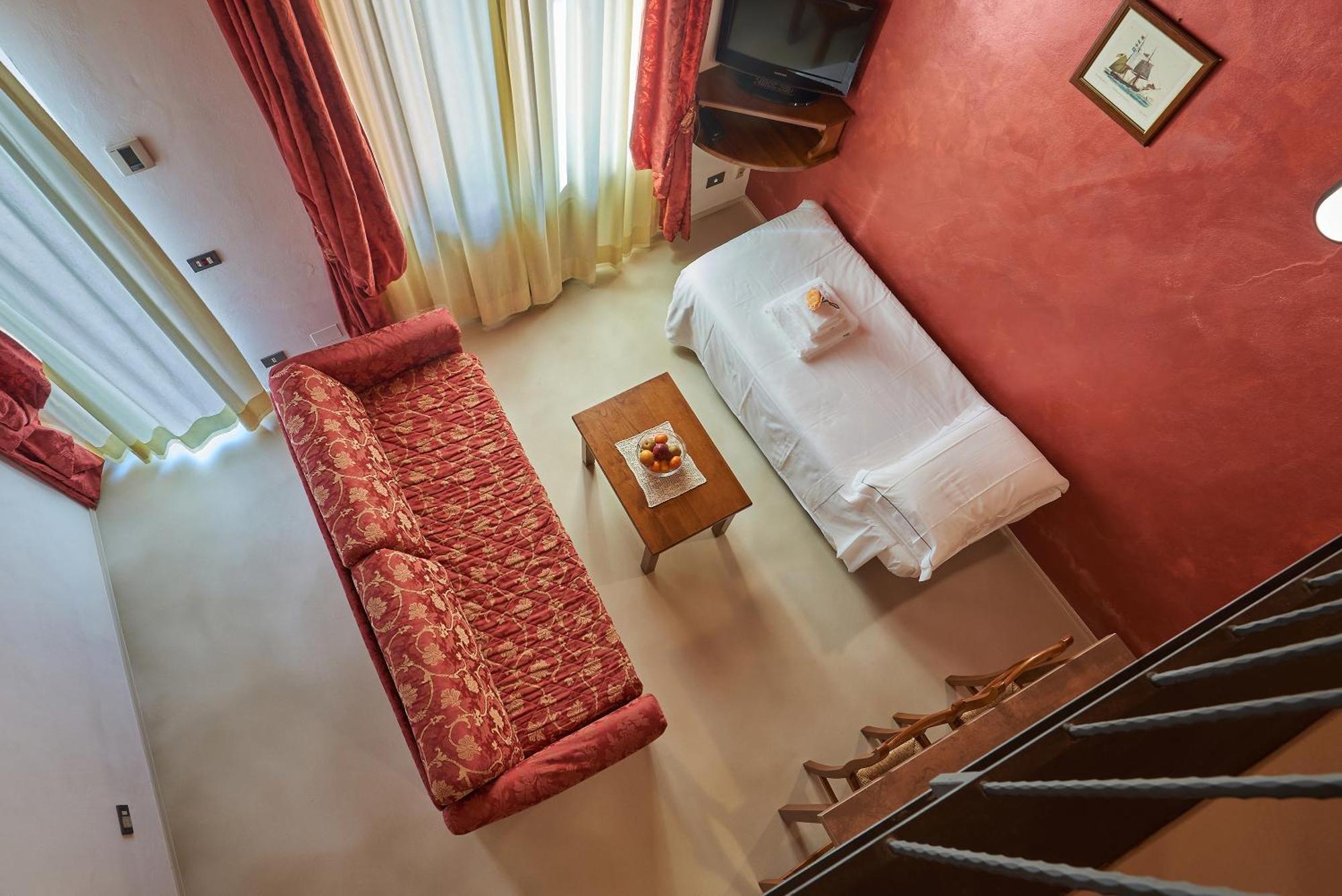 Casanova - Wellness Center La Grotta Etrusca Hotel San Quirico d'Orcia Exterior photo
