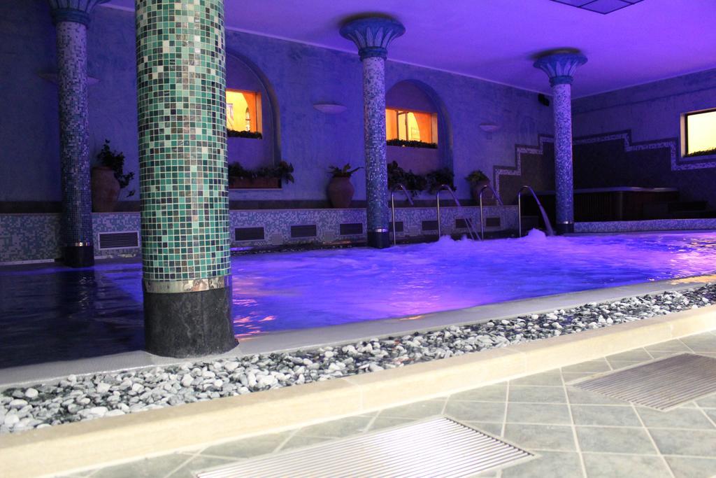 Casanova - Wellness Center La Grotta Etrusca Hotel San Quirico d'Orcia Exterior photo