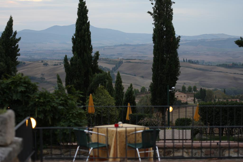 Casanova - Wellness Center La Grotta Etrusca Hotel San Quirico d'Orcia Exterior photo