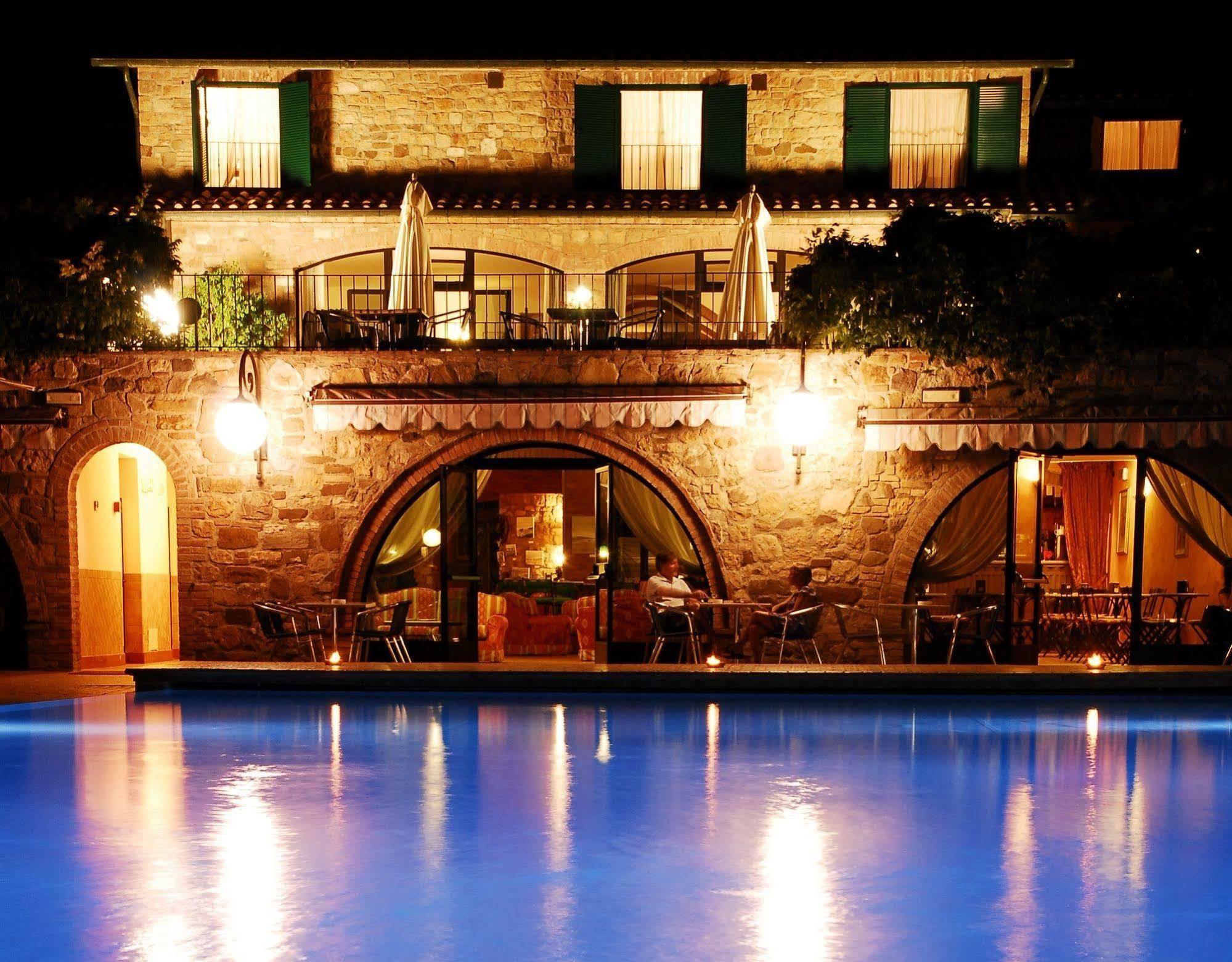 Casanova - Wellness Center La Grotta Etrusca Hotel San Quirico d'Orcia Exterior photo