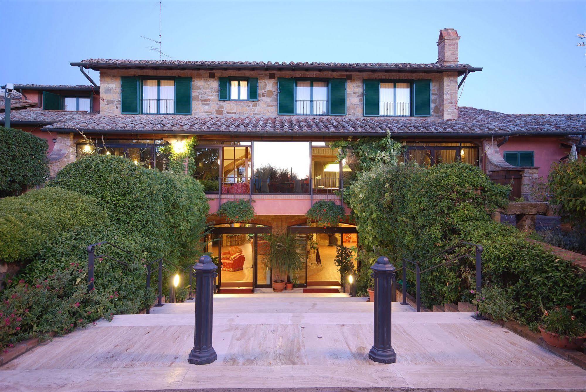 Casanova - Wellness Center La Grotta Etrusca Hotel San Quirico d'Orcia Exterior photo