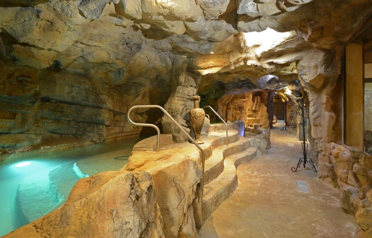 Casanova - Wellness Center La Grotta Etrusca Hotel San Quirico d'Orcia Exterior photo
